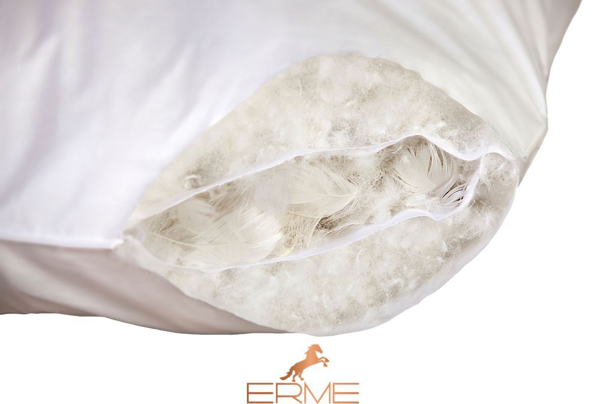 Подушка пухова 3-х камерна Hefel Alaska (Firm) Упруга, 40x60, 530 + 80 гр