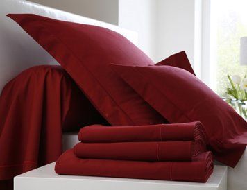 Постільна білизна Blanc Des Vosges Plain Satin Red, 50x70, 155x200, 180x290