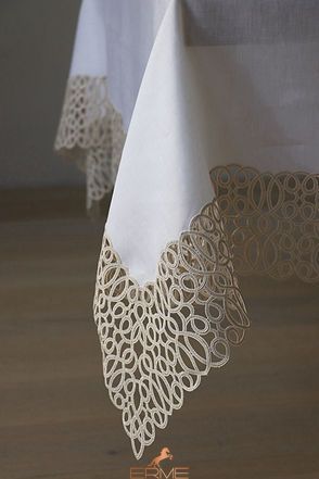 Weissfee tablecloth - Cannes Gold