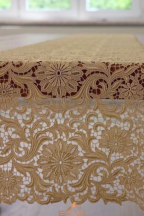 Weissfee table runner - Belvedere Gold