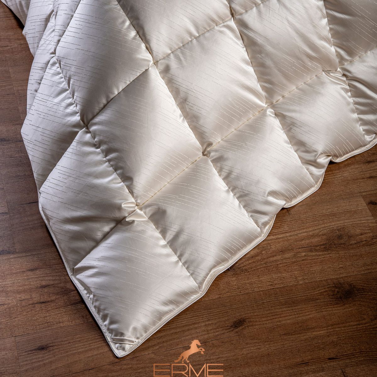 Quilt Seidenweber Whisper - Down in silk - Medium , 135x200, 560 гр