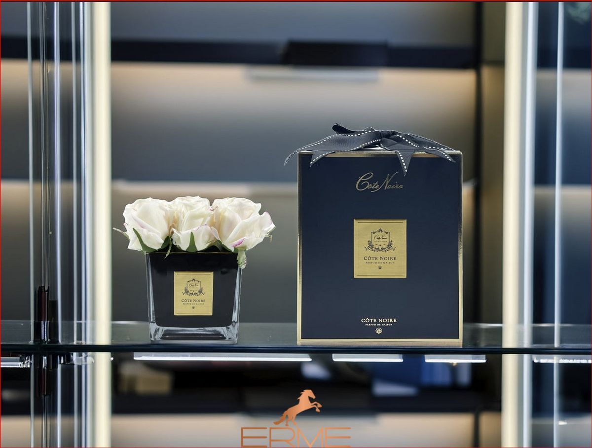 Aromatic composition of Cote Noire roses in a square vase - Blush, Under the order (delivery from 4 weeks)