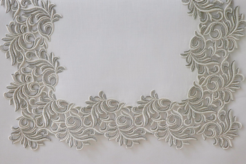 Weissfee table runner - Gala Royal Silver