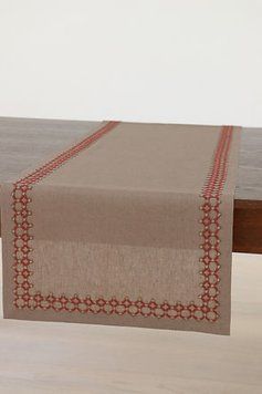 Weissfee table runner - Moon Brown