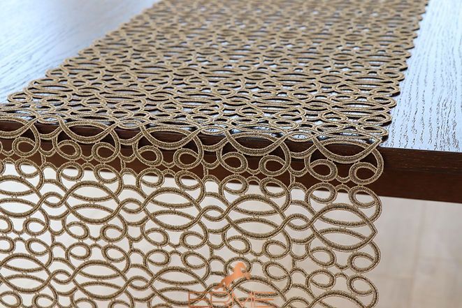 Weissfee table runner - Curle Copper