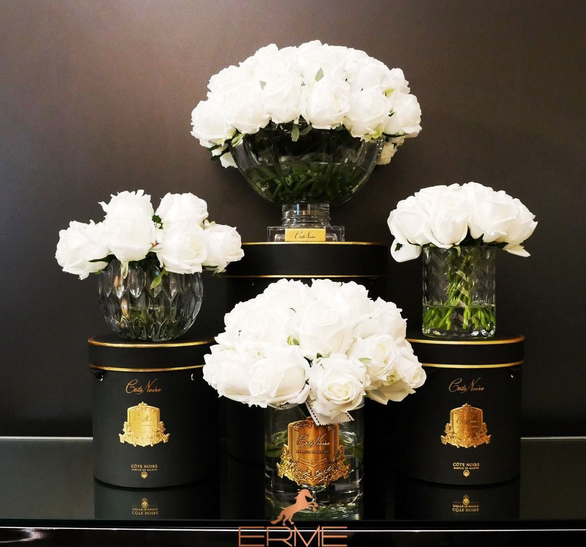 Aromatic composition of Cote Noire roses in a crystal bowl - White, Under the order (delivery from 4 weeks)