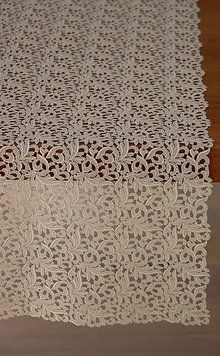 Weissfee table runner - Gala Gold