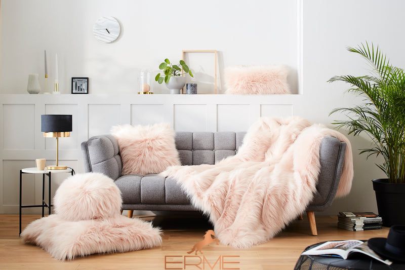 Fur rug for bed Mansion - Himalaya Blush