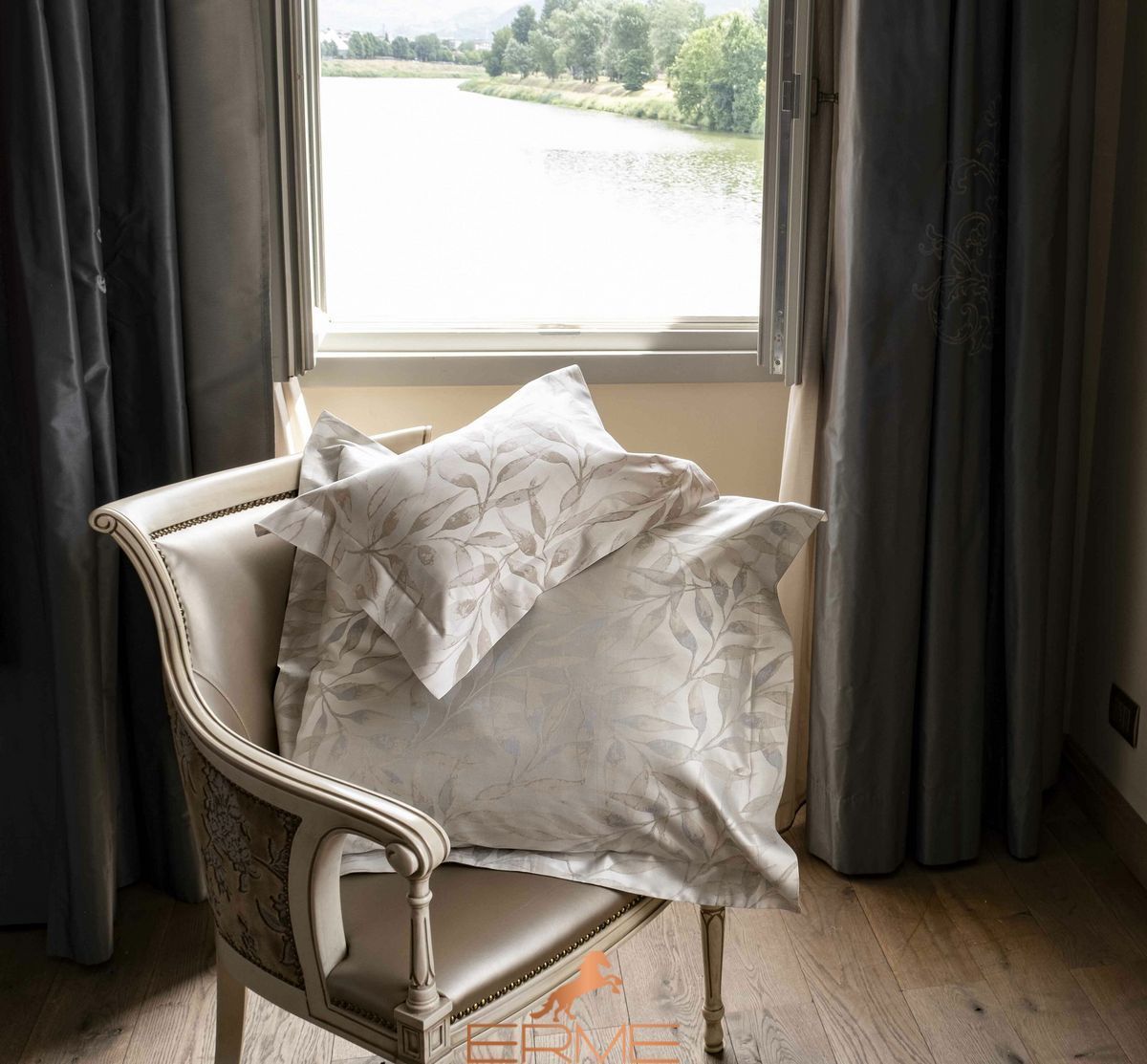 Постільна білизна Signoria Firenze - Argentario BEIGE / WILTON BLUE, 50x75 (2шт), 155x200 (2шт), 270x290